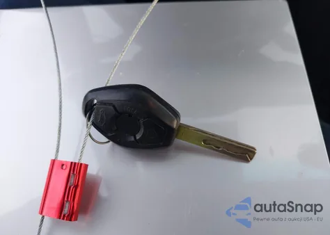 2001 BMW 330Ci z USA, uszkodzony, nr VIN WBABS53401JU86879